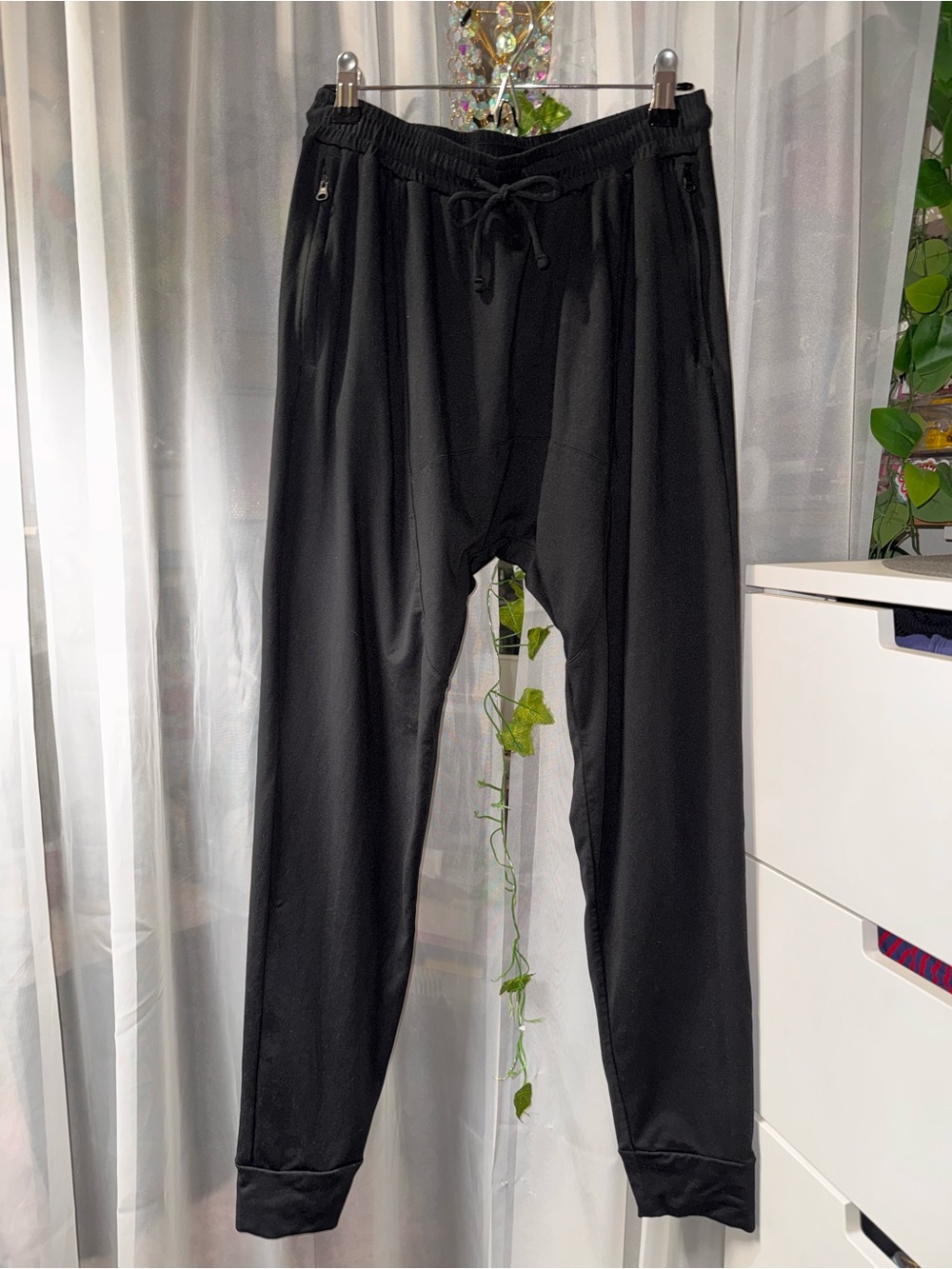 ALO Yoga Black Joggers with Drawstring Waist Size S